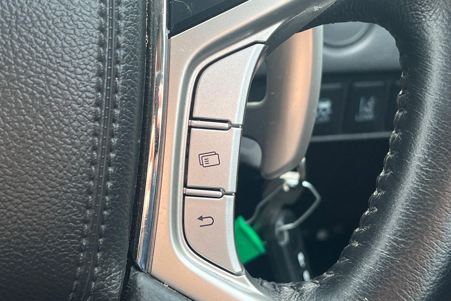 Mitsubishi L200 Photo 31