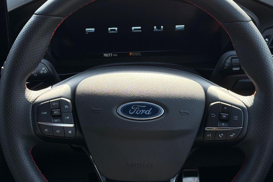 Ford FOCUS Photo autoimg-9402d7922cc6793a503f3873c9b8ab135b8b85e0.jpg