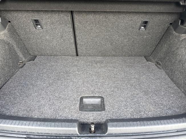 VOLKSWAGEN Polo Photo 12