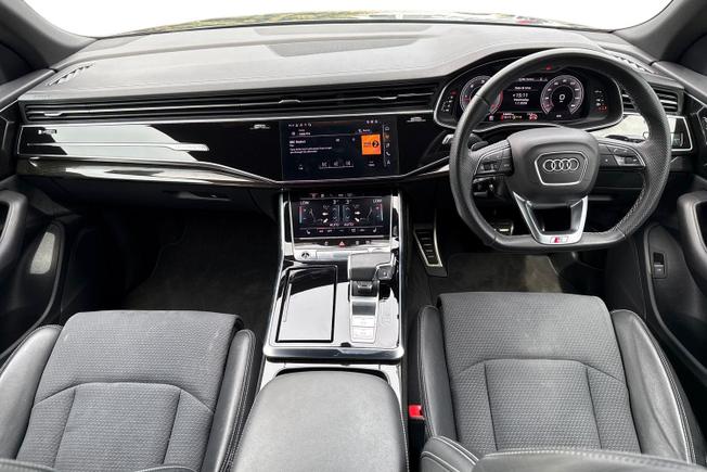 AUDI Q8 Photo 10