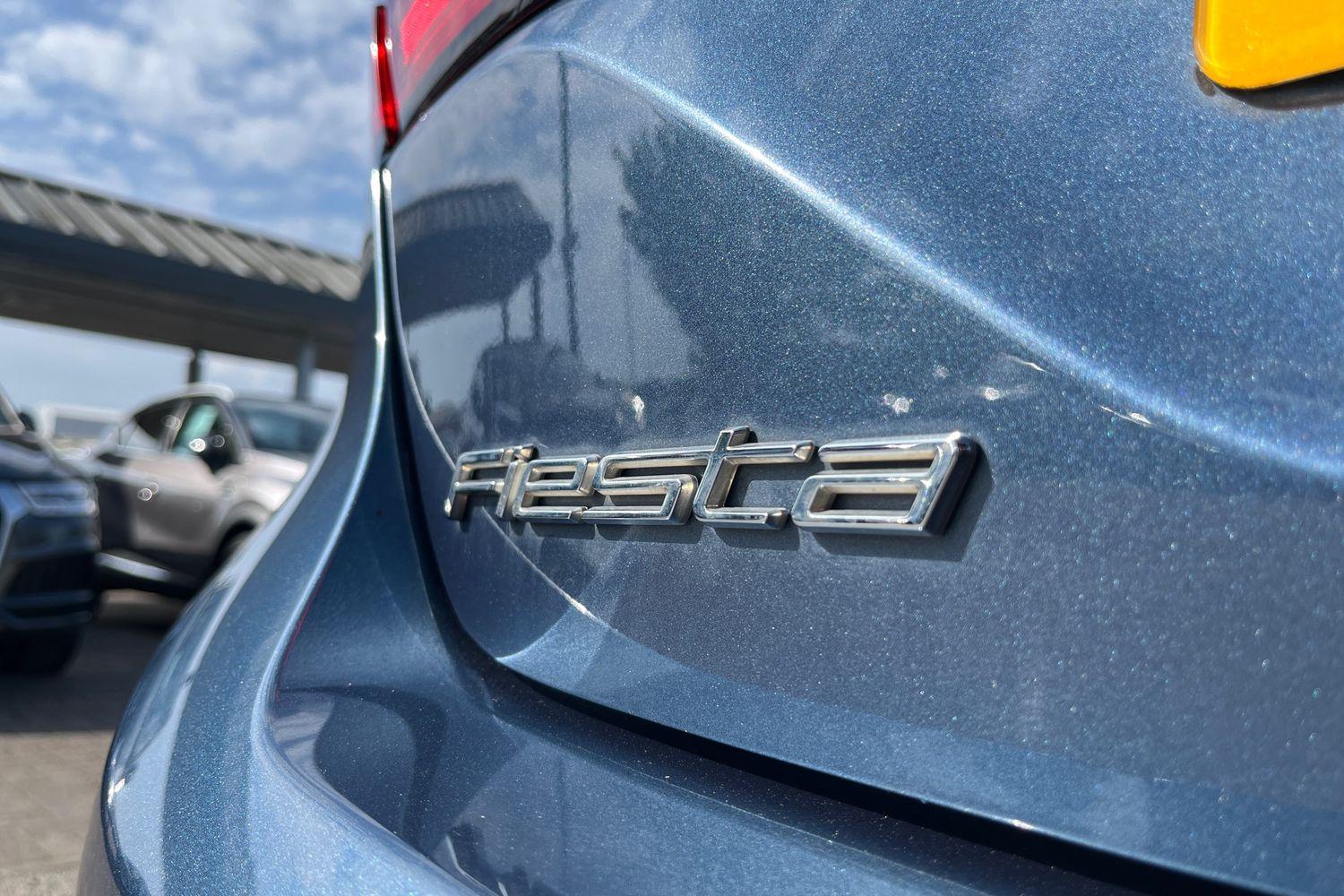 Ford FIESTA Photo 38