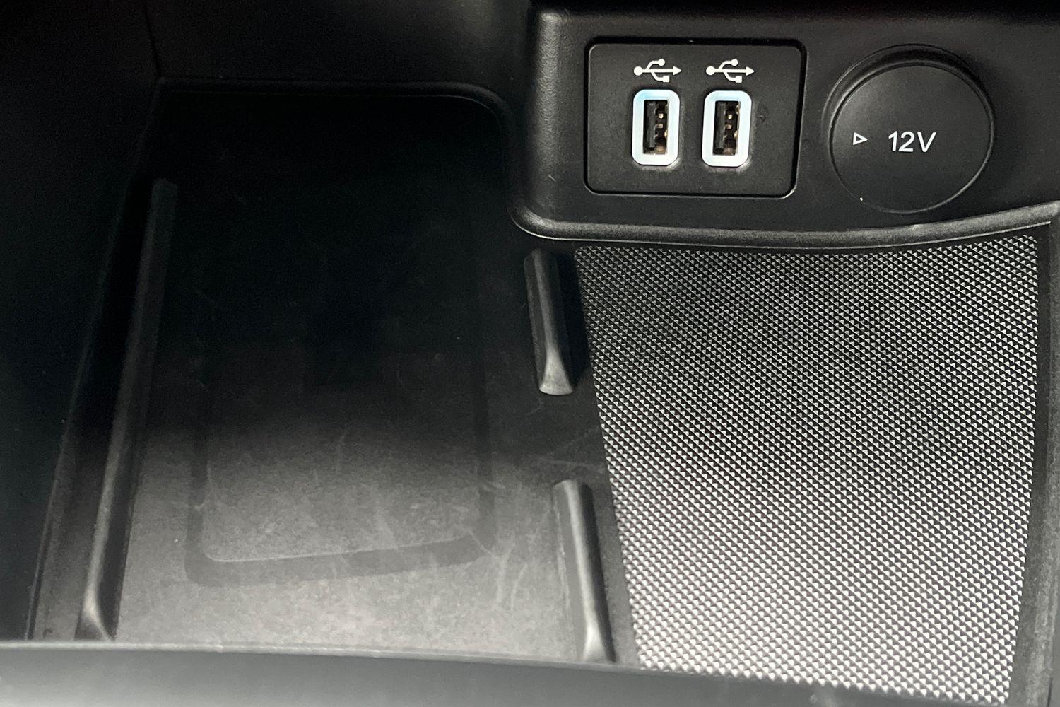 Ford KUGA Photo 32
