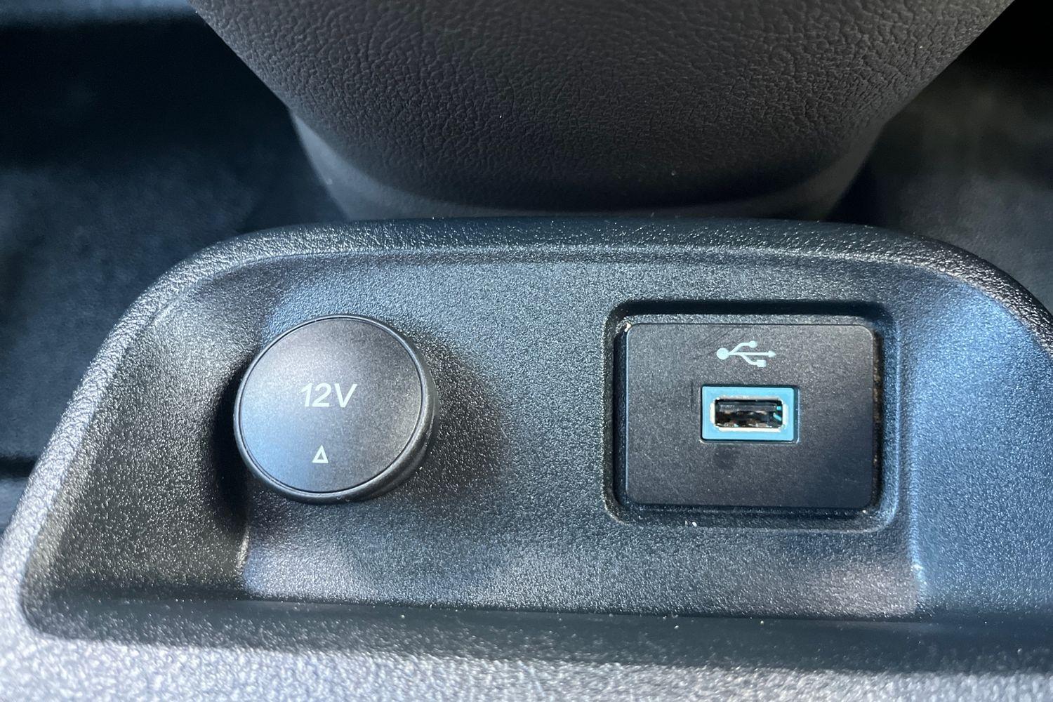 Ford TRANSIT CONNECT Photo 15