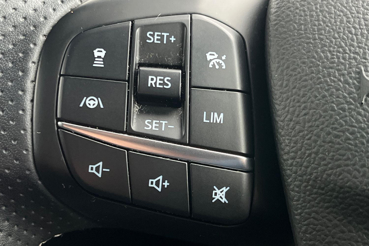 Ford FOCUS Photo 24