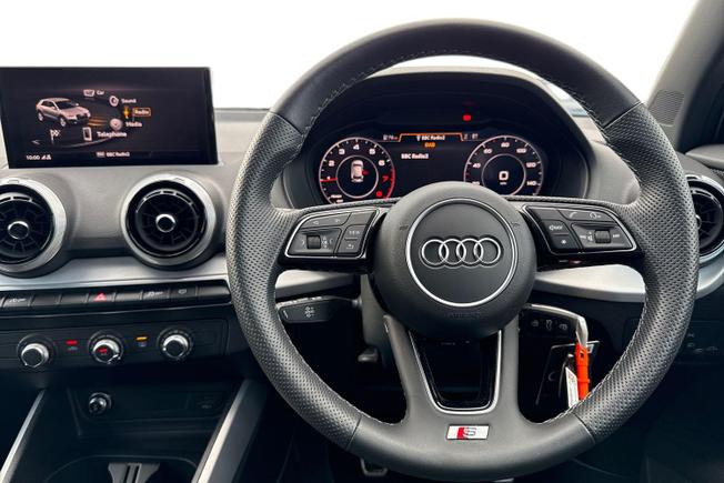AUDI Q2 Photo 11