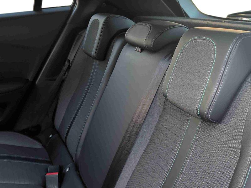 Used Peugeot E-2008 YD22ORO 17