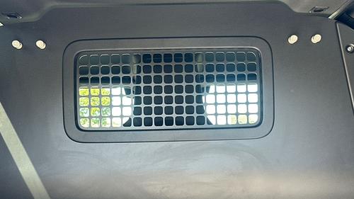 Land Rover Defender Photo autoimg-9421b7fdbe11f49817cb11c9d0e75fc458dc458d.jpg