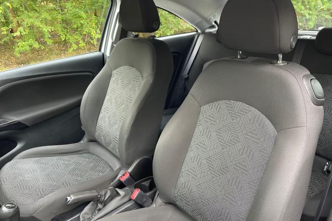 VAUXHALL Corsa Photo 21