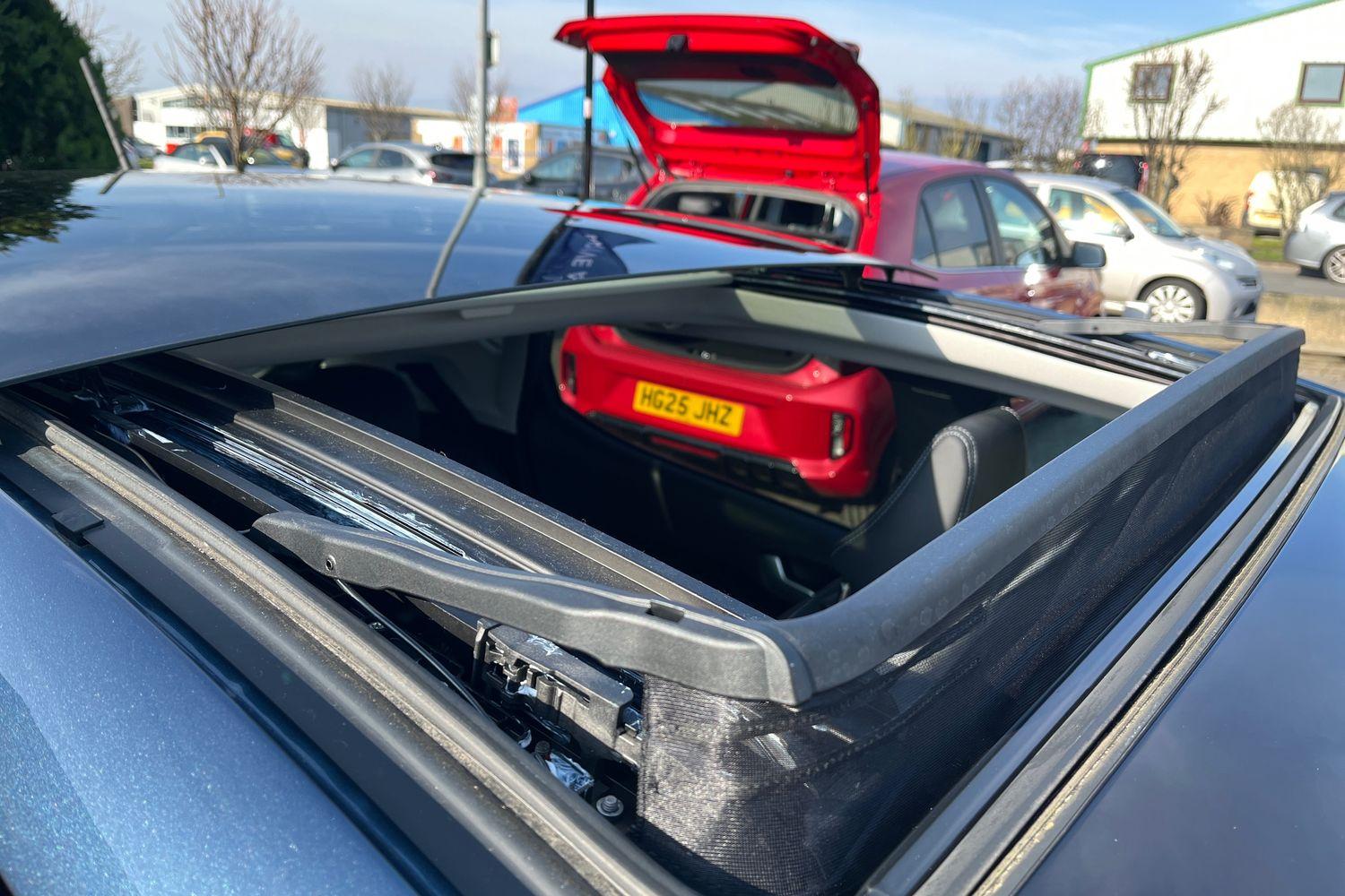 Ford FIESTA Photo 30