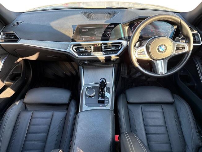 BMW 3 Series Photo 10