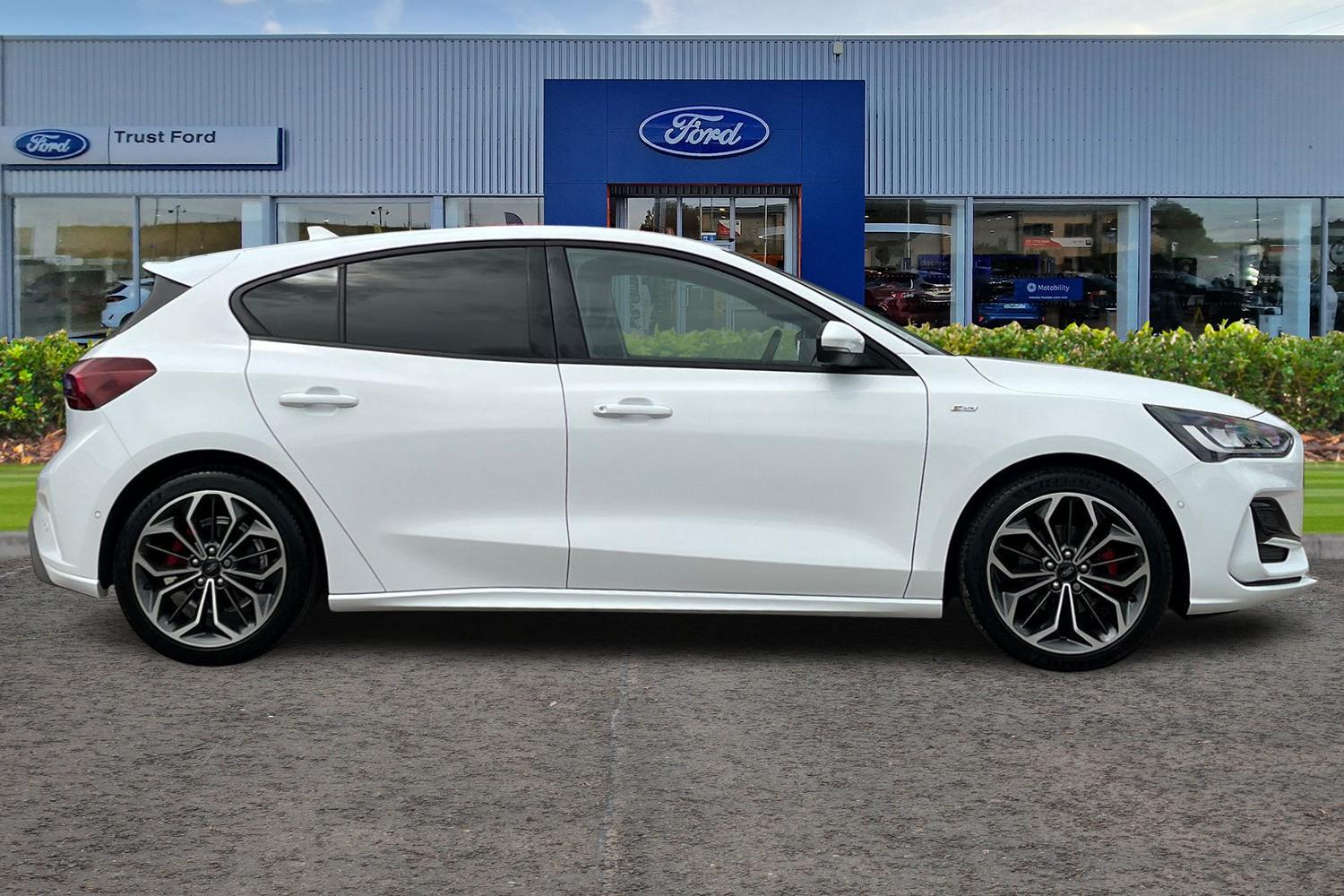 Ford Focus Photo 2