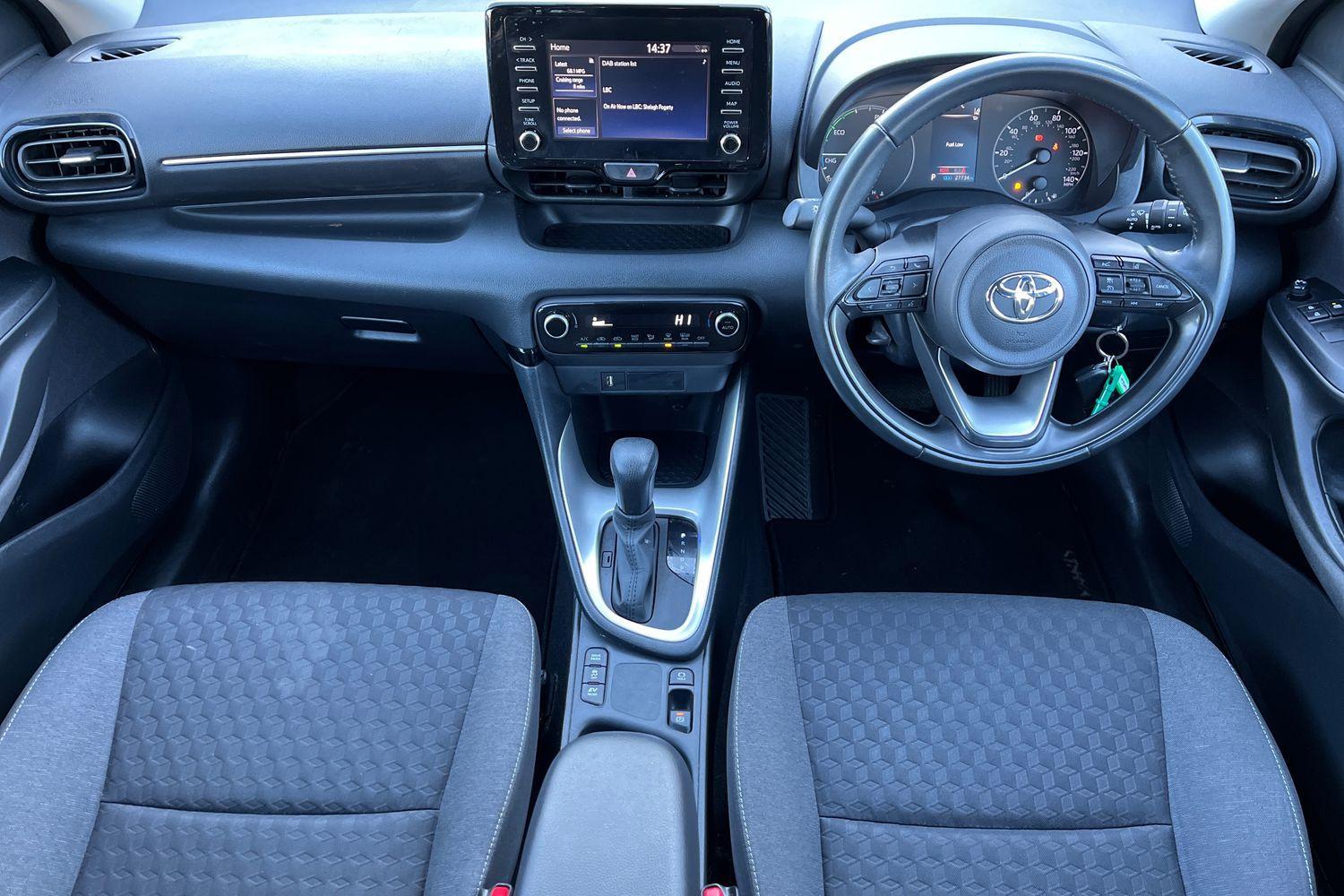 Toyota YARIS Photo 9