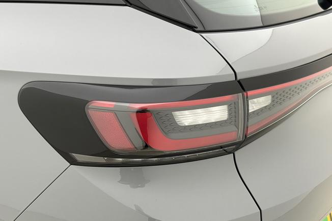 VOLKSWAGEN ID.4 Photo 18