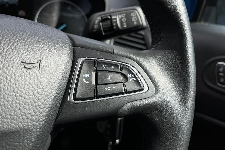 Ford EcoSport Photo autoimg-94432824e07a4f56eb22b1ebfb7bac21b1ca61b4.jpg