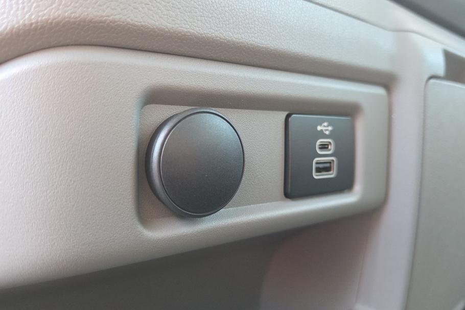 Used FORD TRANSIT CUSTOM WP75YAG 17