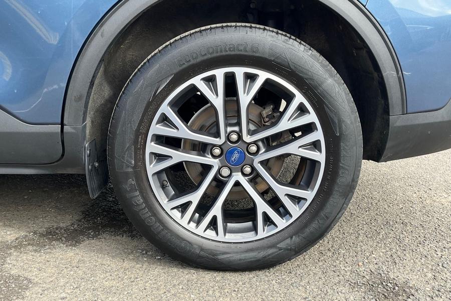 Ford Kuga Photo autoimg-9446d67ab342f204aa718e1e62632f4dc5f4840c.jpg