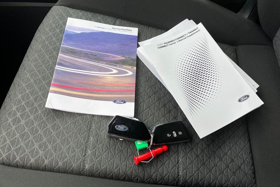 Used Ford TRANSIT CONNECT 8