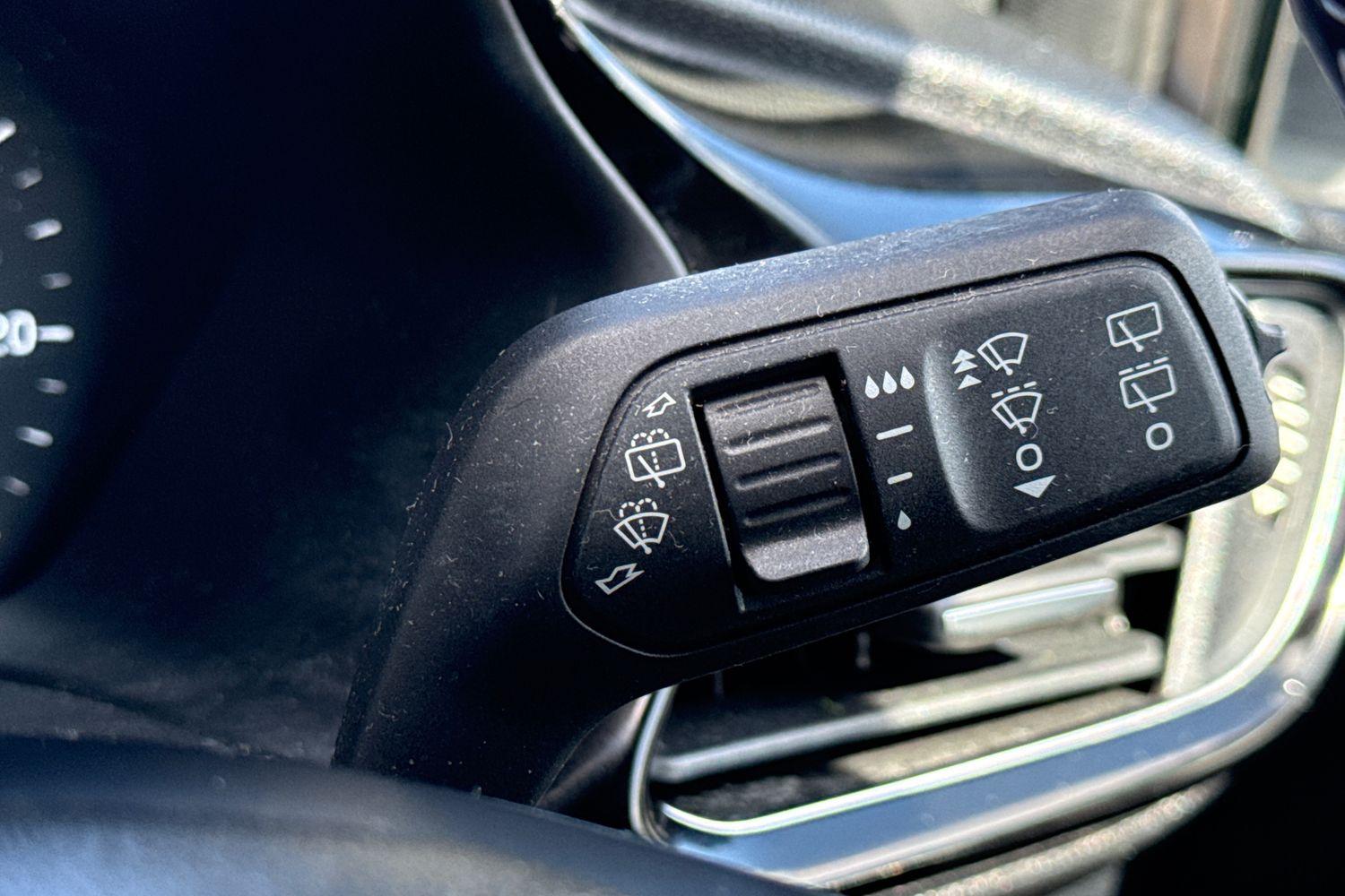 Ford Fiesta Photo 14