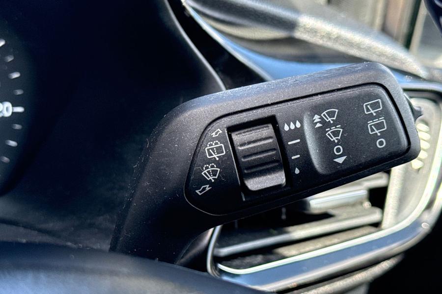 Ford Fiesta Photo autoimg-944b92288f7fa864be6d29b1d1baa5023f050e74.jpg