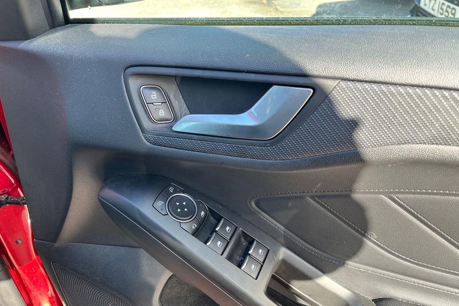 Ford FOCUS Photo autoimg-944c968733e929e06ae8aa62901968fff34f1507.jpg