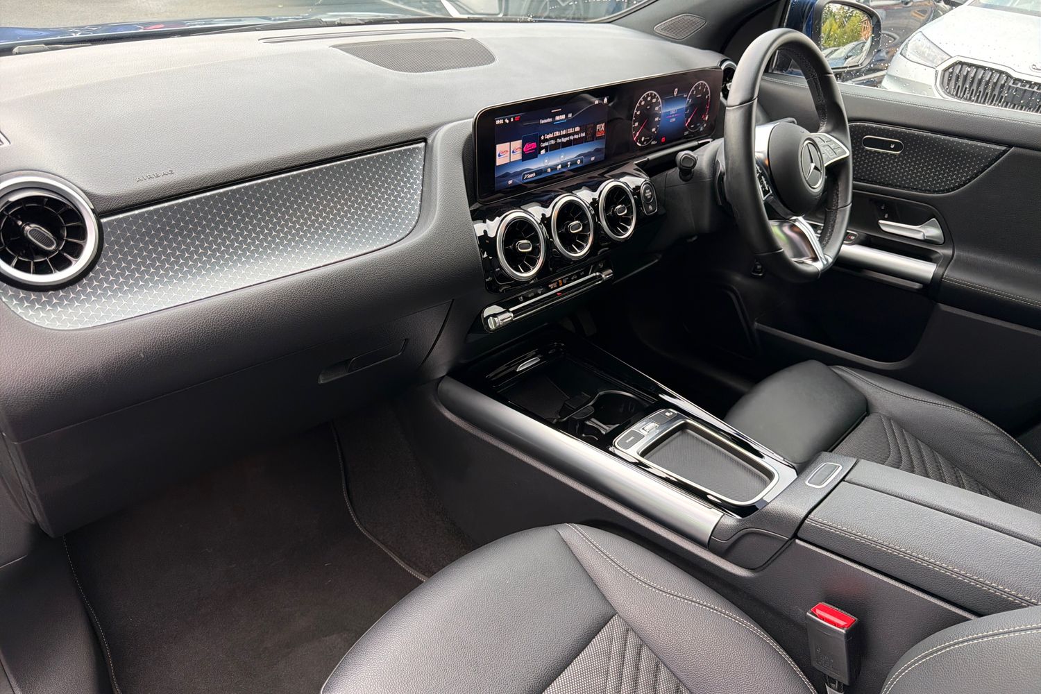 Mercedes-Benz GLA Photo 17