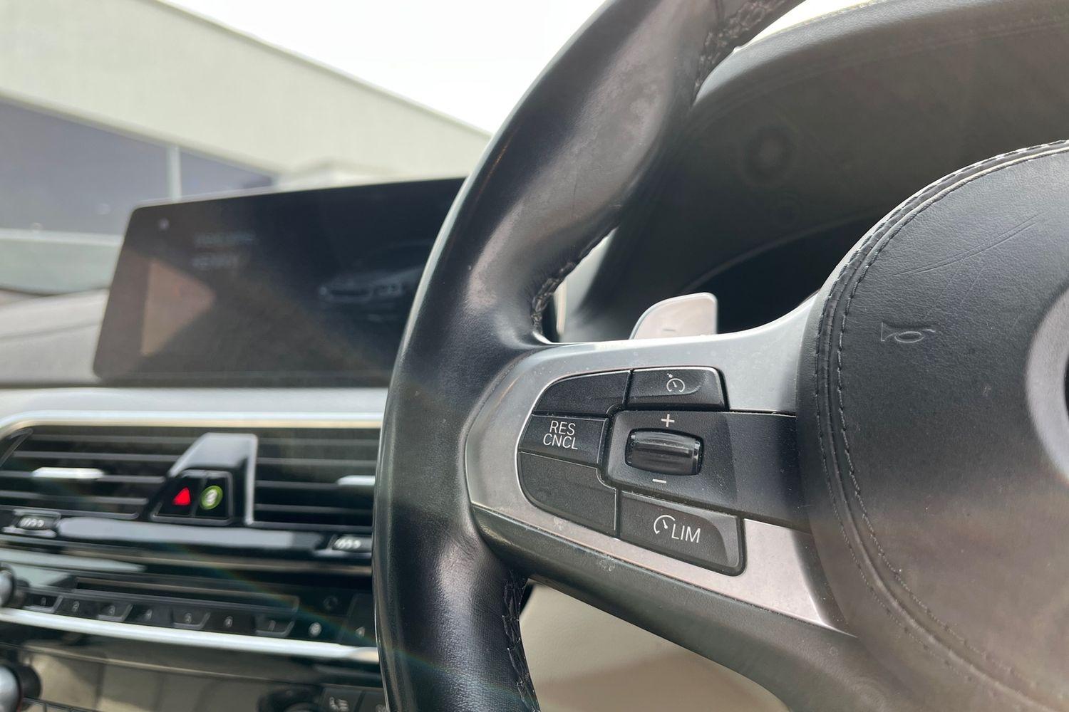 BMW 5 SERIES Photo 28
