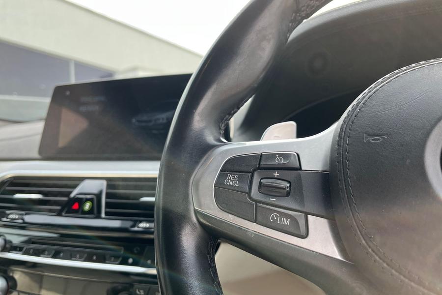 BMW 5 SERIES Photo autoimg-945d5aec247645ace641717d065bacbf54b3b316.jpg