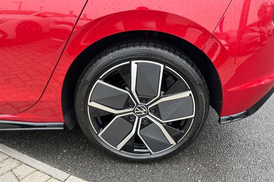 Volkswagen Golf Photo autoimg-945eb03ef05f368913f80885bc7490f85f2b41db.jpg