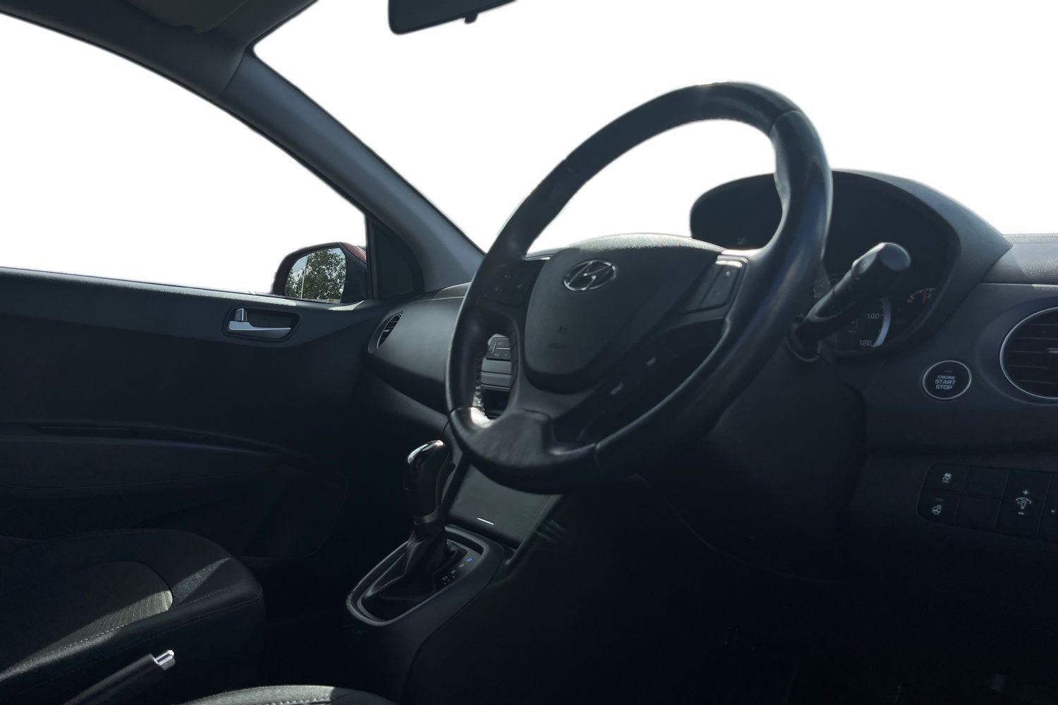 Hyundai i10 Photo 8