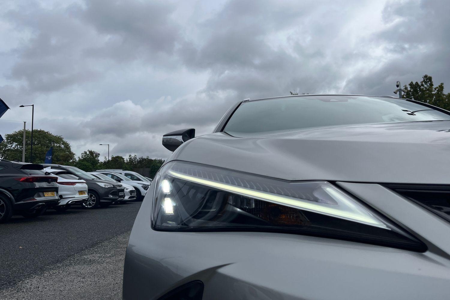 Lexus UX Photo 39