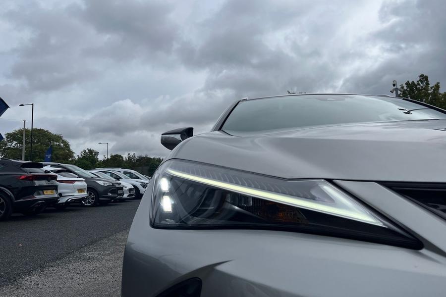 Lexus UX Photo autoimg-9460d32478d91d5f5cb9c3167a43e9f020639457.jpg