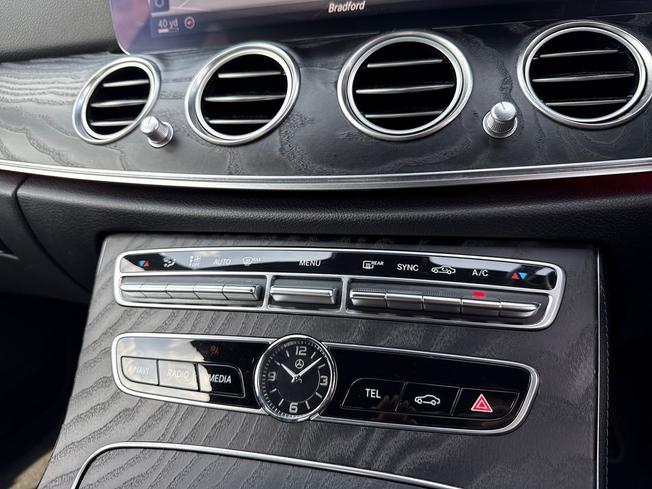 MERCEDES-BENZ E Class Photo 33