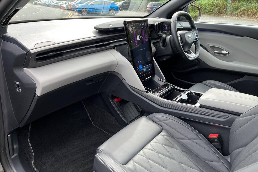 Ford Explorer Photo autoimg-94638f7d7f3b0e4ffb4dfbb0821ea9e83b49a291.jpg