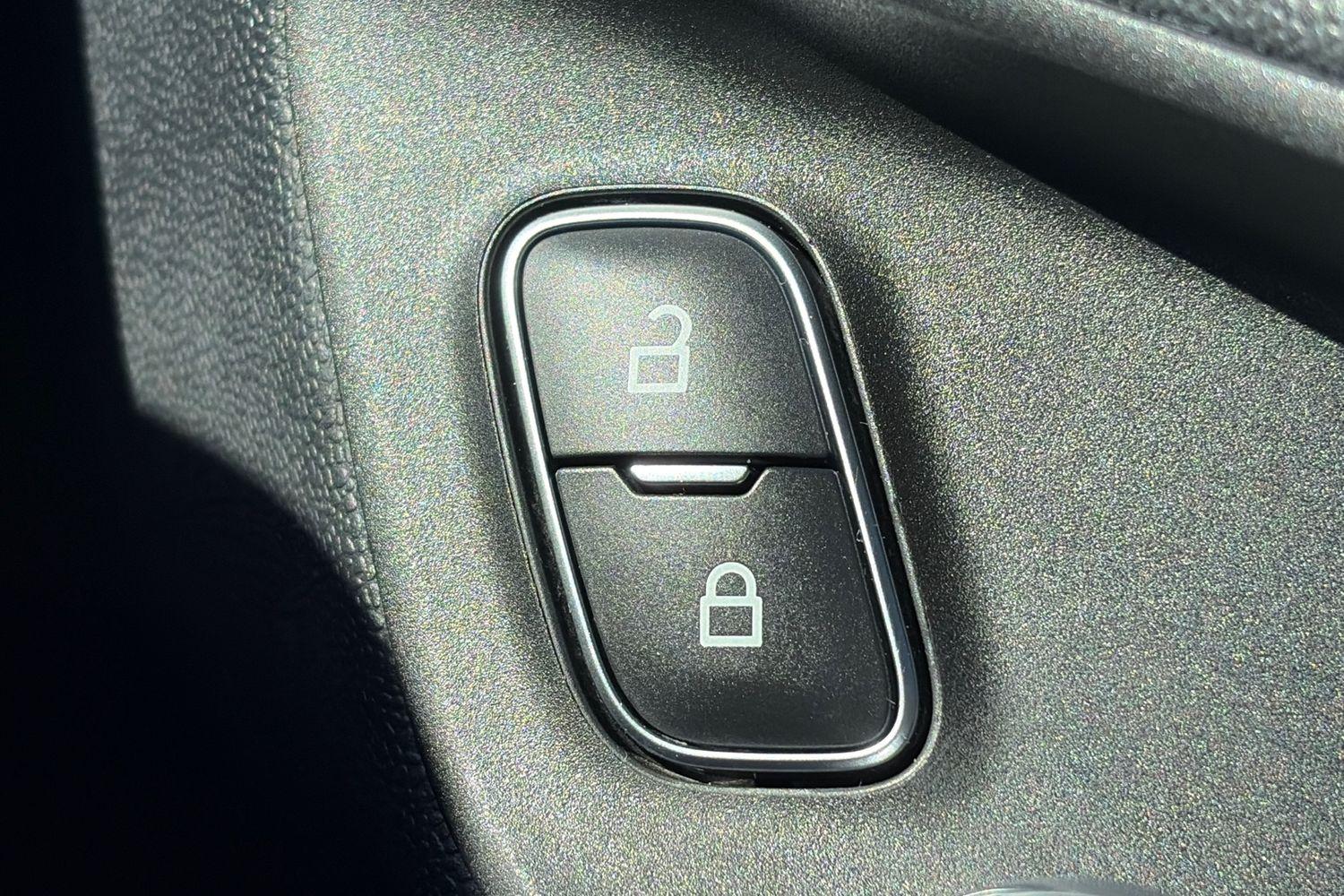 Ford FIESTA Photo 23