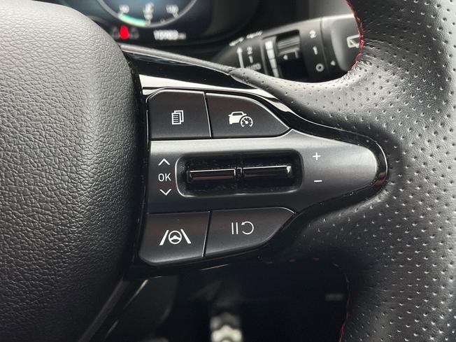 HYUNDAI i20 Photo 17