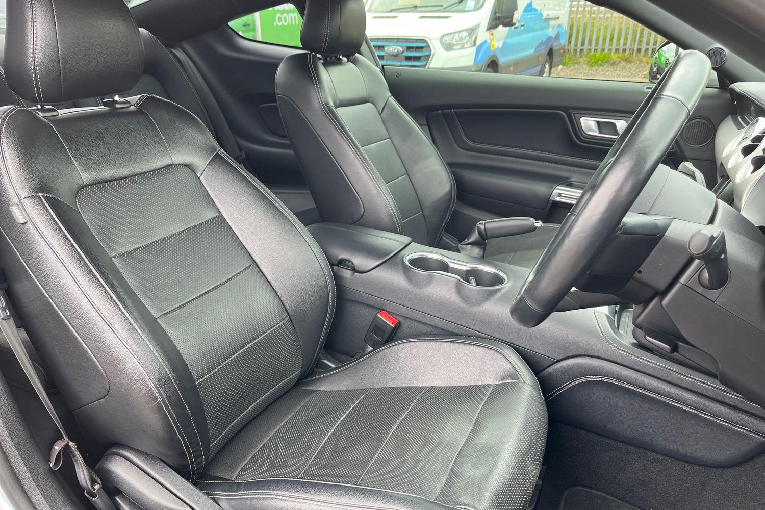 Ford Mustang Photo 16