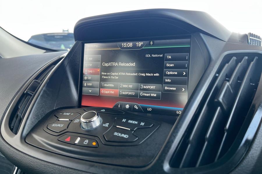 Ford KUGA Photo autoimg-946d14b3c2089b23b1abdb590bf12deffefdea06.jpg