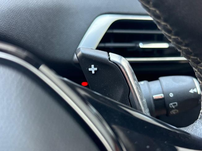 PEUGEOT 5008 Photo 51