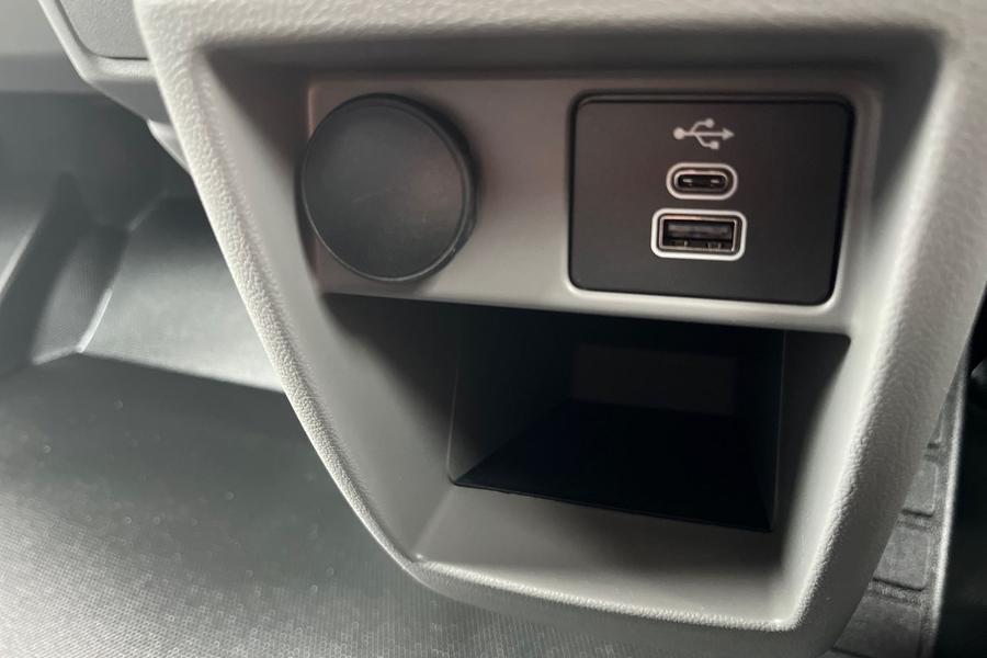 Ford TRANSIT CUSTOM Photo autoimg-947bac983dbd27879a3b2d14a7aad863a902ff30.jpg