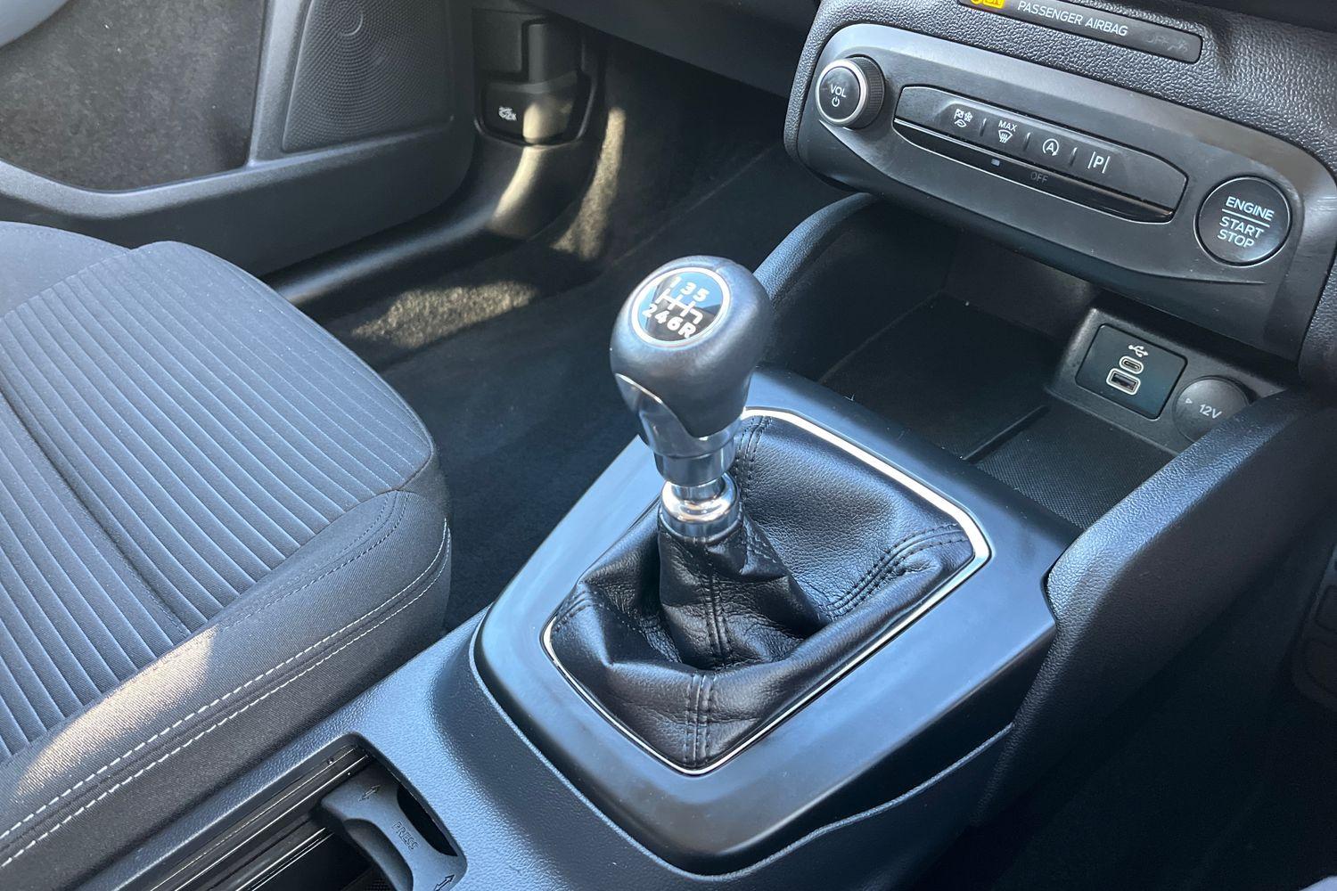 Ford FOCUS Photo 26
