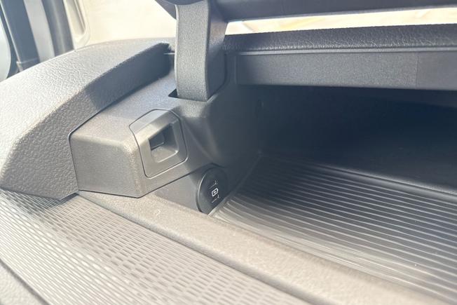 VOLKSWAGEN Transporter Photo 41