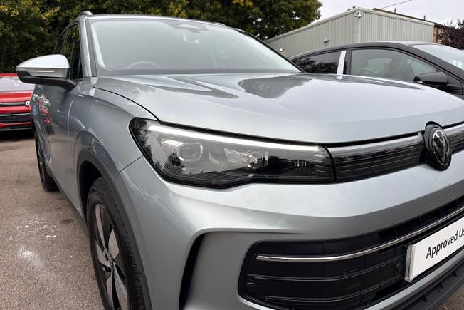 VOLKSWAGEN Tiguan Photo 19