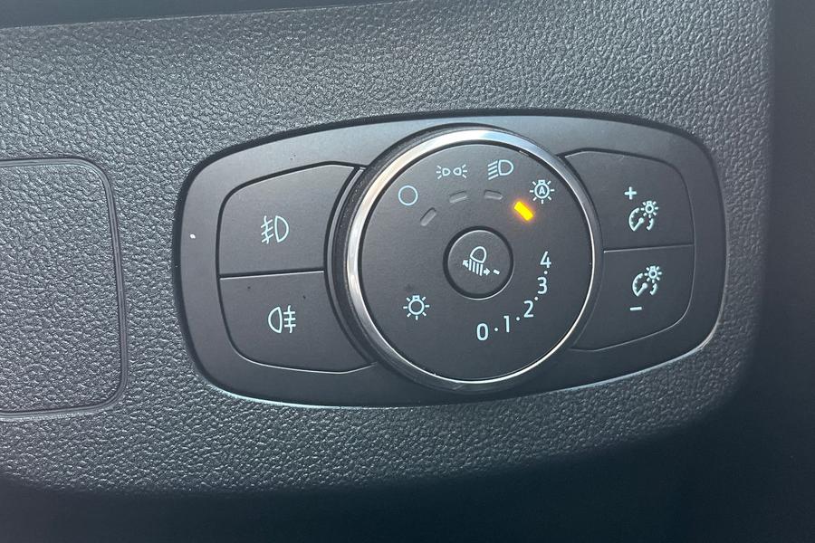 Ford PUMA Photo autoimg-948365b403f996ba23c61d146cfb3bb0b2753335.jpg