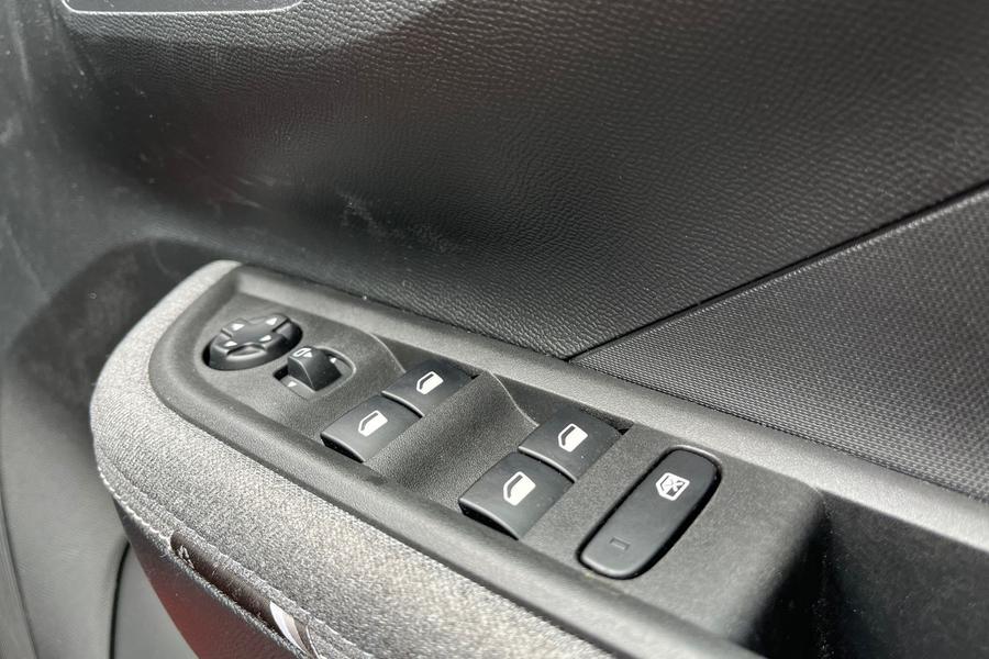 Vauxhall FRONTERA Photo autoimg-9483a3f5b22b0682ccf72d26657b1fb105f96aba.jpg