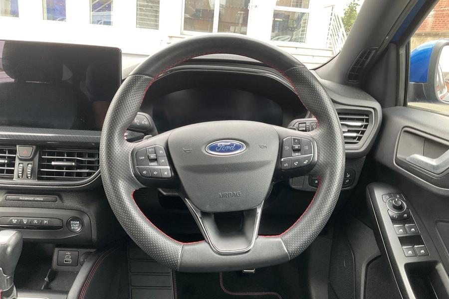 Ford FOCUS Photo autoimg-9487375a3d0afbf847431eb7047f241584f065b6.jpg
