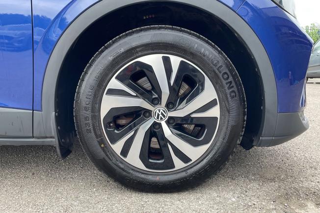 VOLKSWAGEN ID.4 Photo 5
