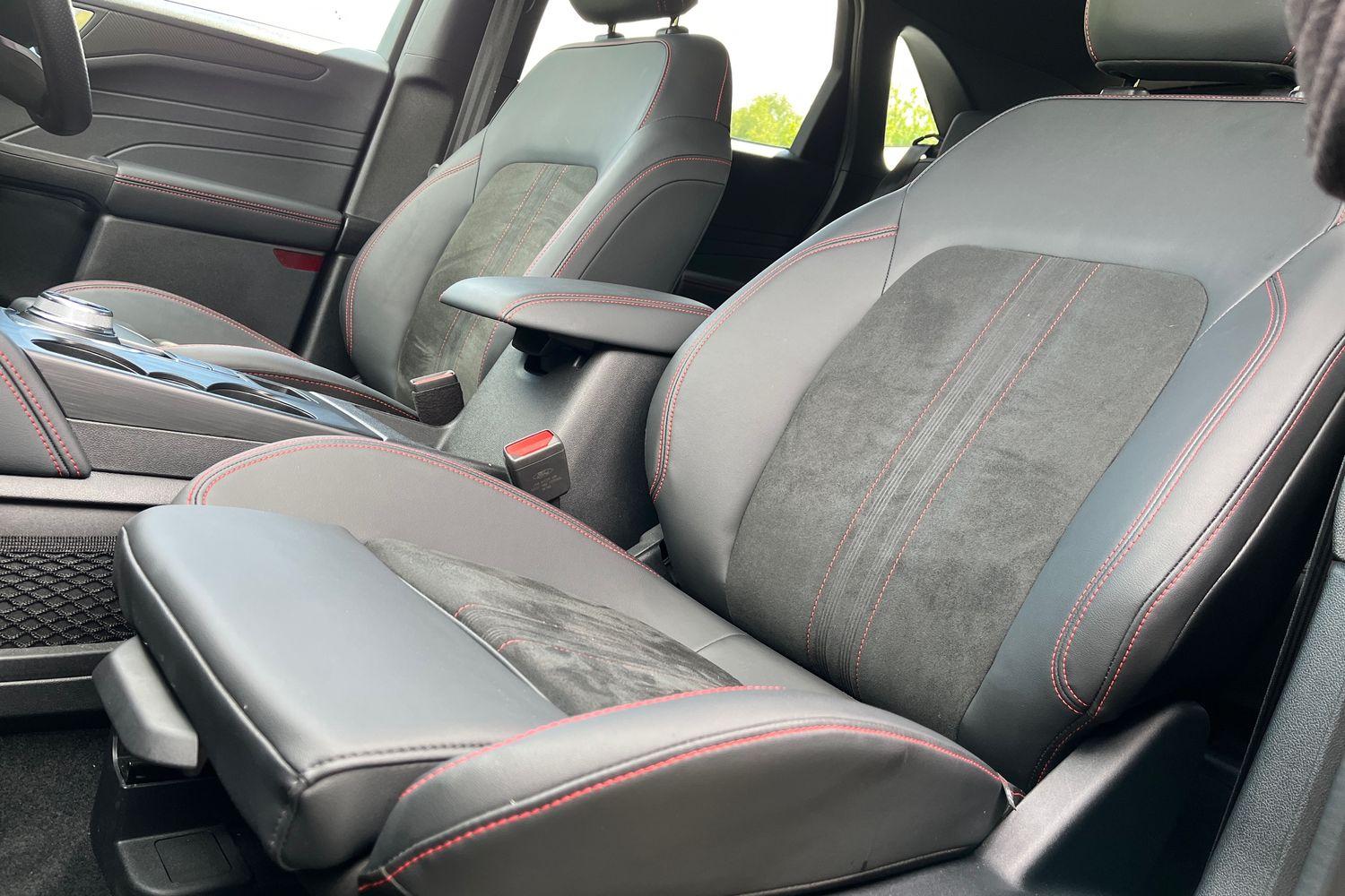 Ford KUGA Photo 18