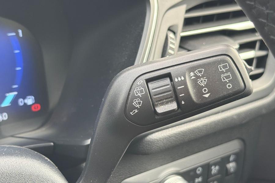 Ford KUGA Photo autoimg-9494e29e32d542dc92c1f06a27d37ada3e5474f1.jpg