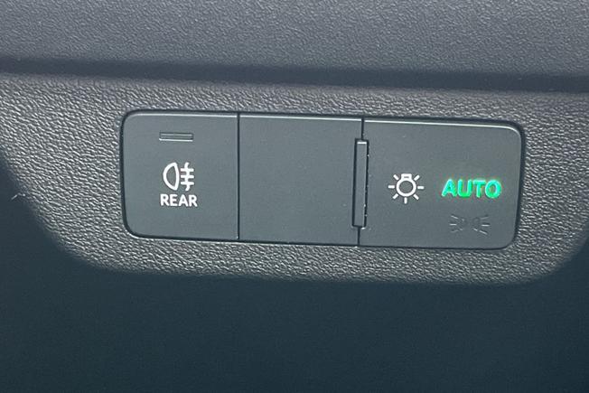 AUDI Q4 e-tron Photo 32