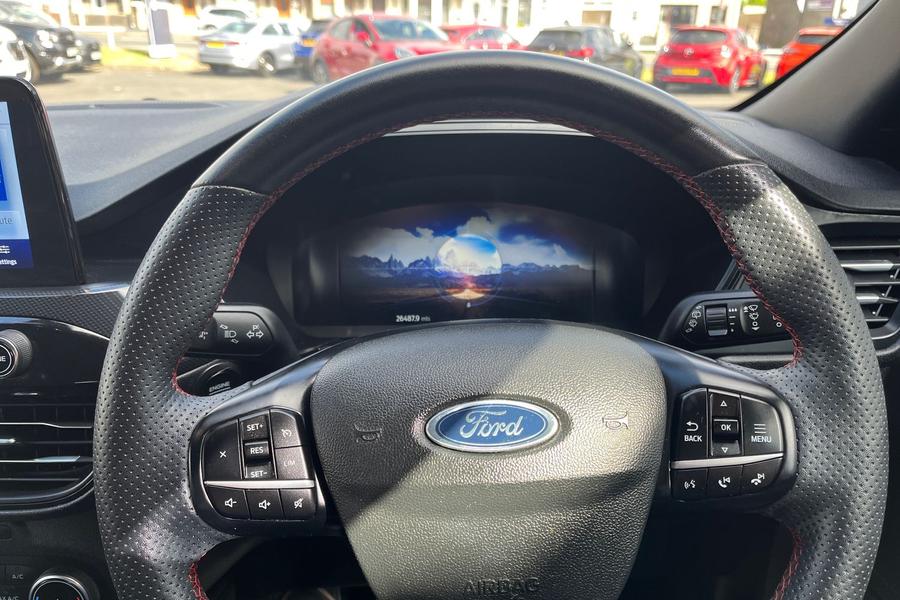 Ford KUGA Photo autoimg-949e1a3e812522998f158cfa8c3a19a87b85c724.jpg